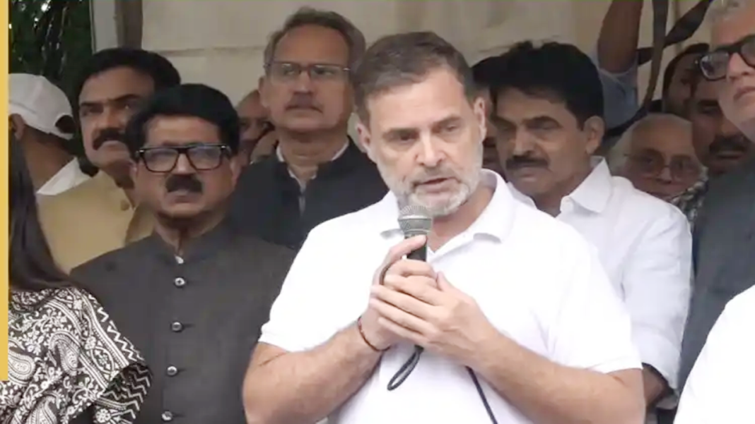 लोगों को दिल्ली आने से रोका जा रहा', विपक्ष ने टाला 'जन महाअभियोग' कार्यक्रम, राहुल गांधी बोले- अब कल होगा'