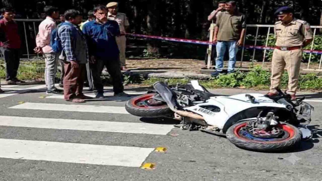 शिलाई सड़क पर दर्दनाक हादसा, 26 वर्षीय युवक की मौके पर गई जान; दूसरे की हालत गंभीर